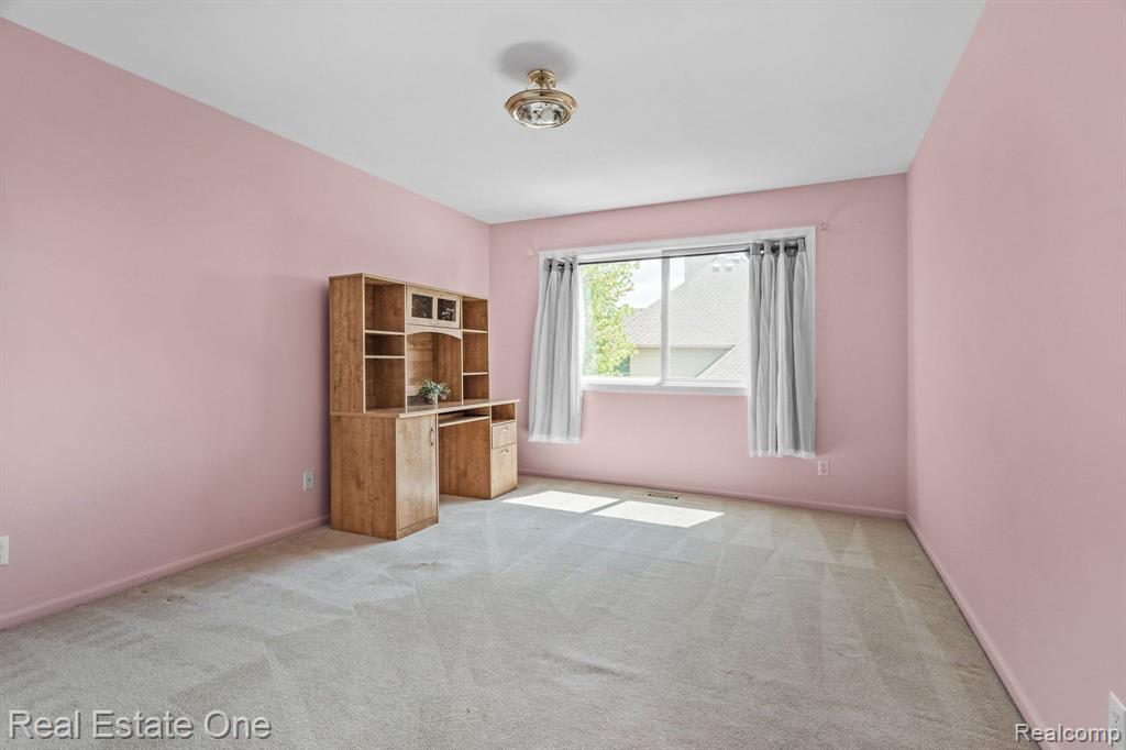 4458 HYCLIFFE Drive, Troy, MI 48098 — Photo 29
