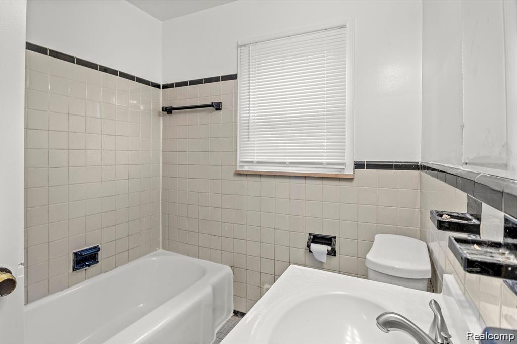 14076 Rossini Drive, Detroit, MI 48205 — Photo 16