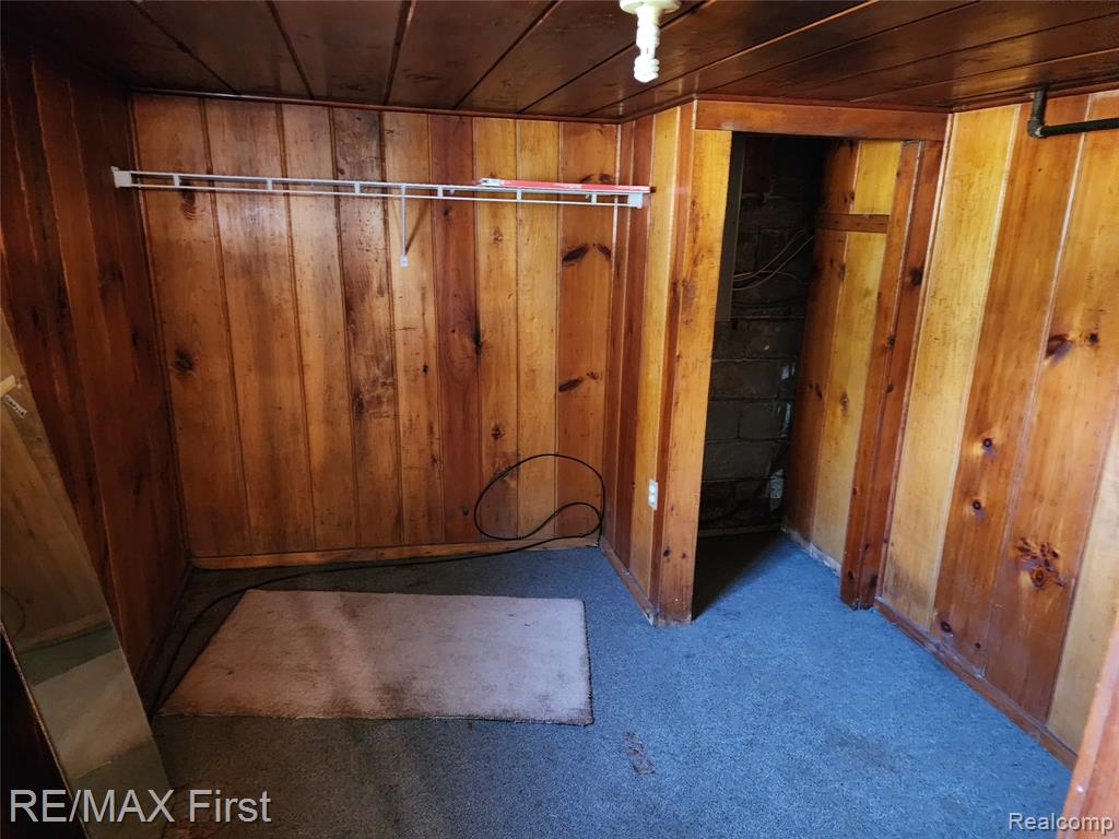 995 Lakeview Street, Waterford, MI 48328 — Photo 12
