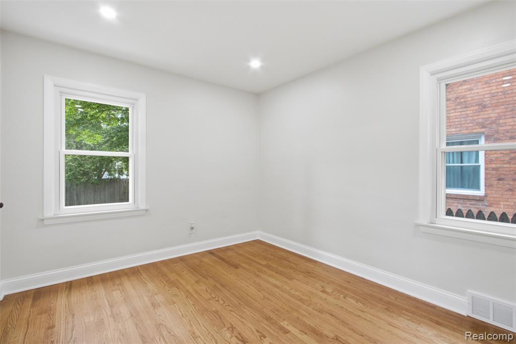 1388 Vernier Road, Grosse Pointe, MI 48236 — Photo 10