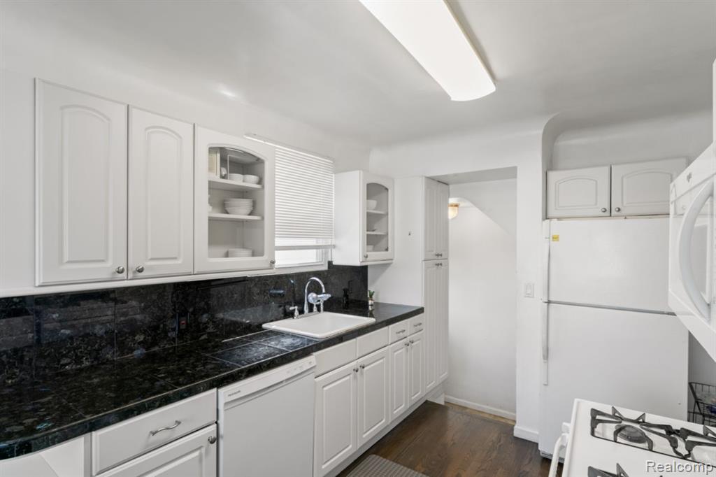 5125 CURTIS Street, Dearborn, MI 48126 — Photo 7