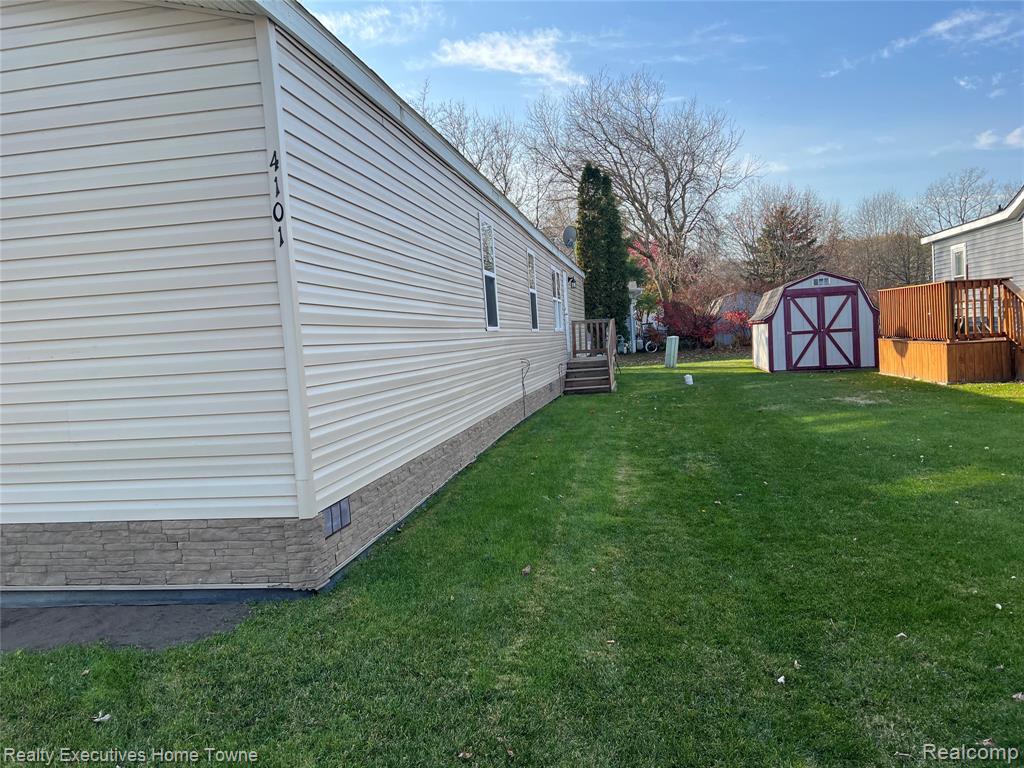 4101 Mapleview Court E, Brown, MI 48428 — Photo 2