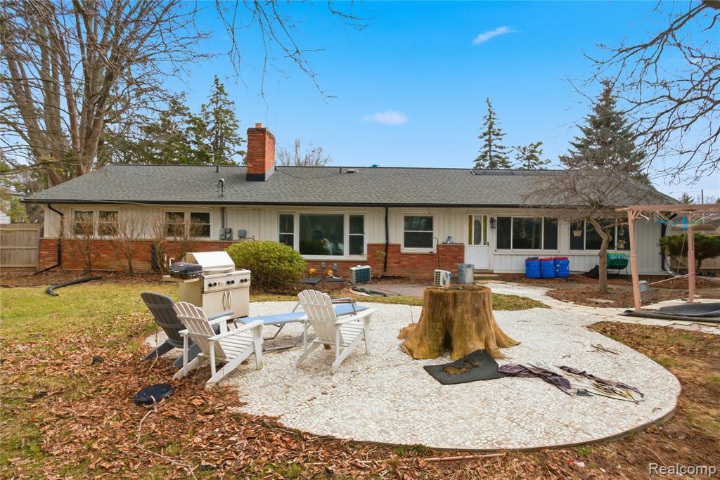 29256 Utley Road, Farmington, MI 48334 — Photo 9