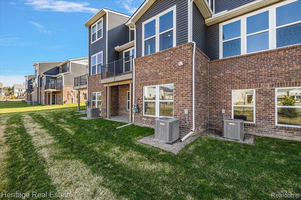4063 NOTTINGHAM Circle, Clarkston, MI — Photo 40