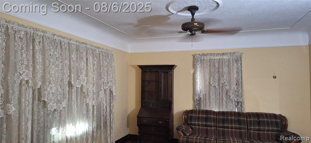 686 Lounsbury Avenue, Pontiac, MI 48340 — Photo 12