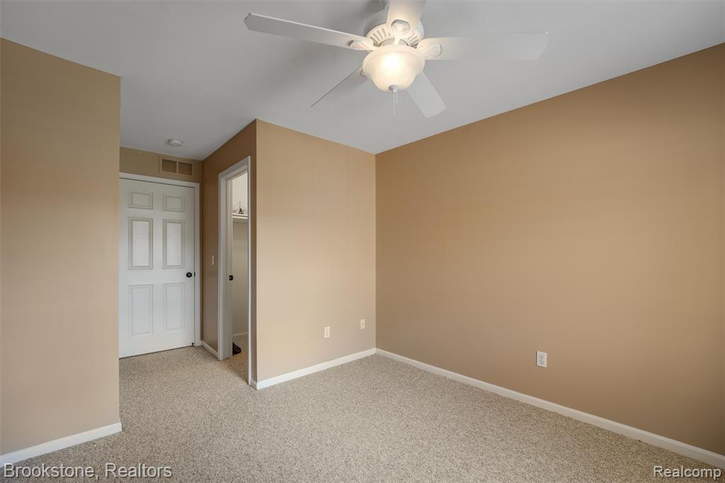 610 Olde English Circle, Howell, MI 48855 — Photo 15