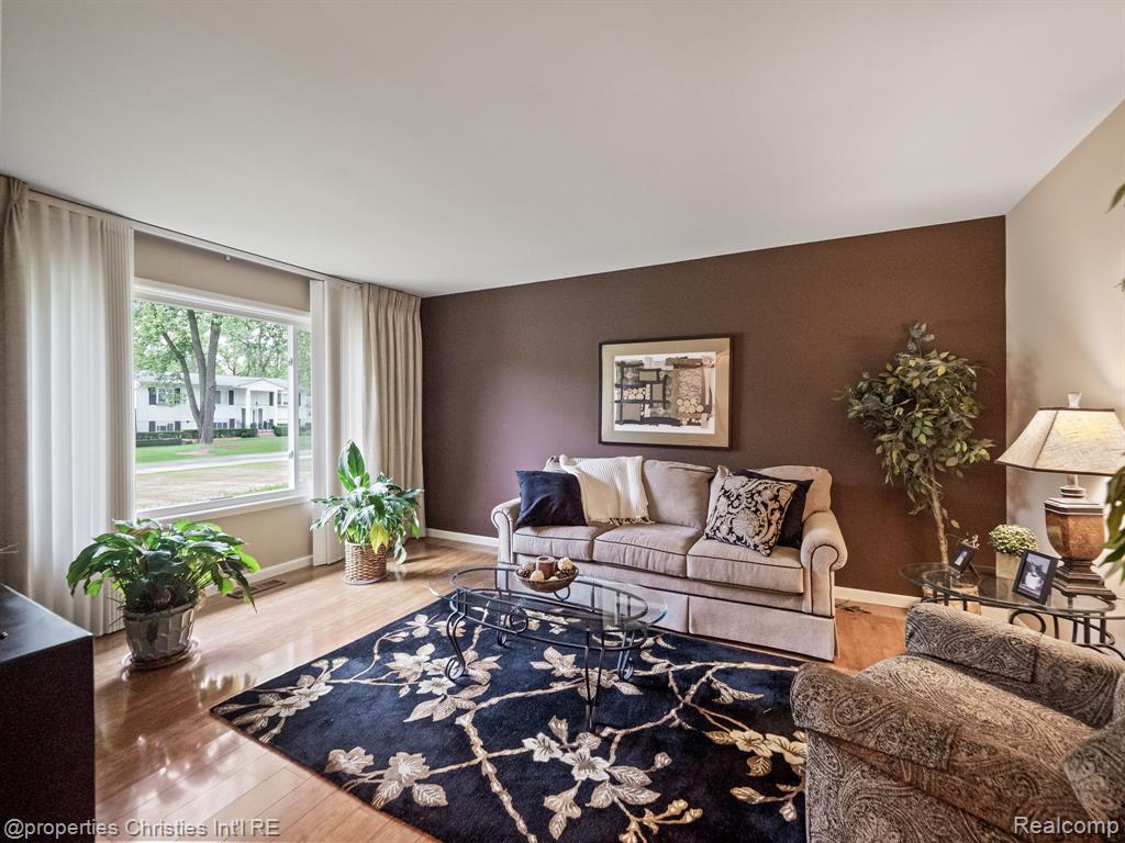 41642 Sycamore Drive, Novi, MI — Photo 5