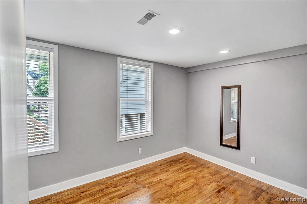533 Bellevue Avenue, Lake Orion, MI 48362 — Photo 41