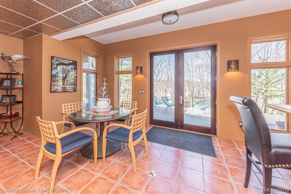9945 ROLLING GREENS Drive, Pinckney, MI 48169 — Photo 49