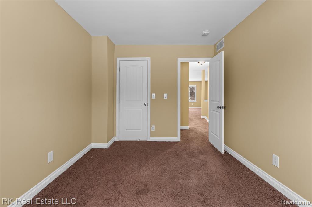 58629 Wallington, Washington, MI — Photo 14