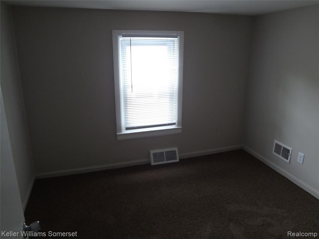 8127 Orchard Avenue, Warren, MI 48089 — Photo 16