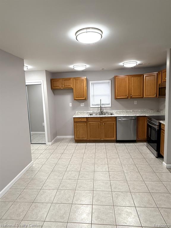 8428 CHAPP Avenue, Warren, MI 48089 — Photo 6