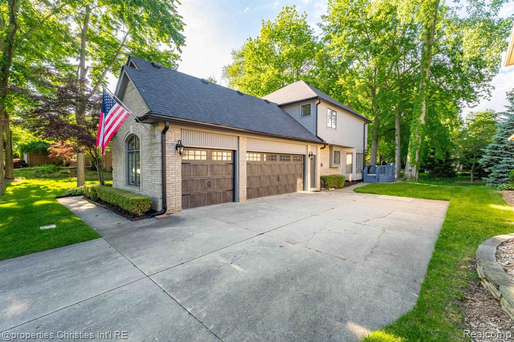 14281 Bournemuth Drive, Utica, MI 48315 — Photo 73