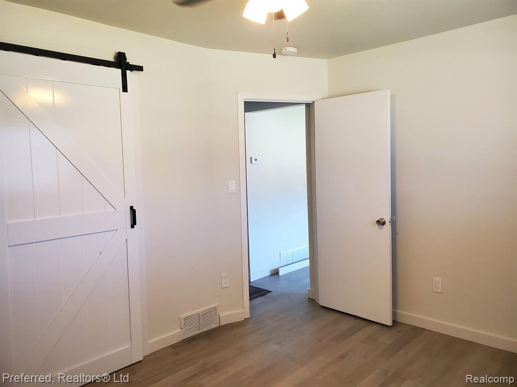 9455 TERRY Street, Romulus, MI 48174 — Photo 9