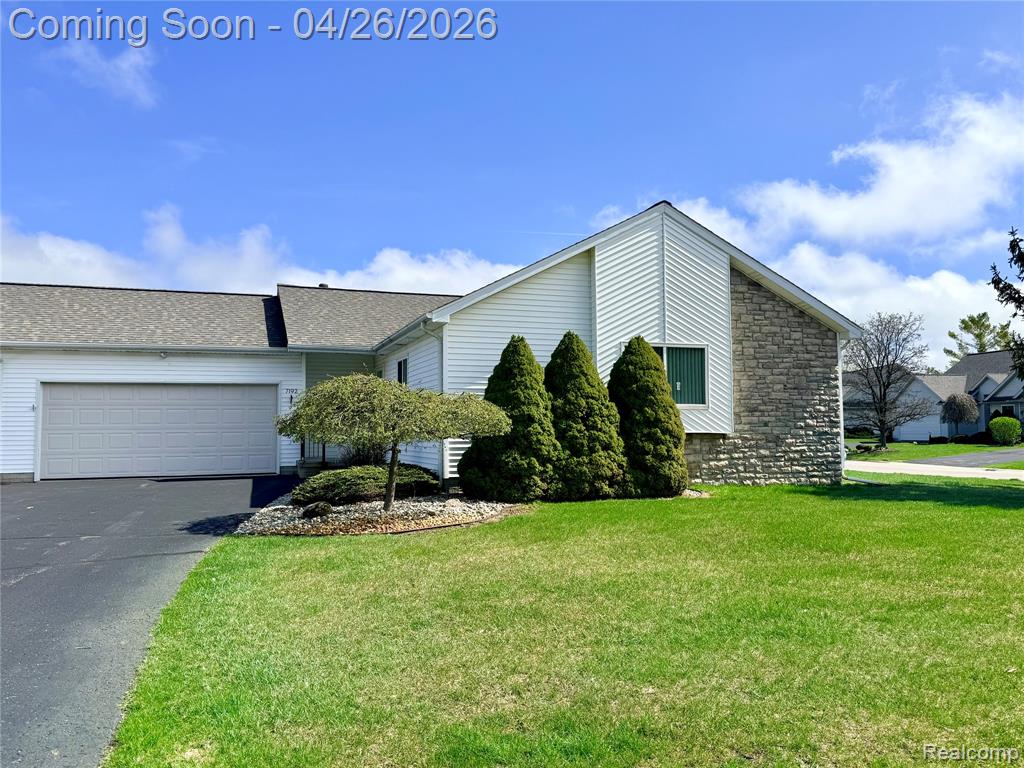 7192 Hawthorne Circle, Goodrich Vlg, MI