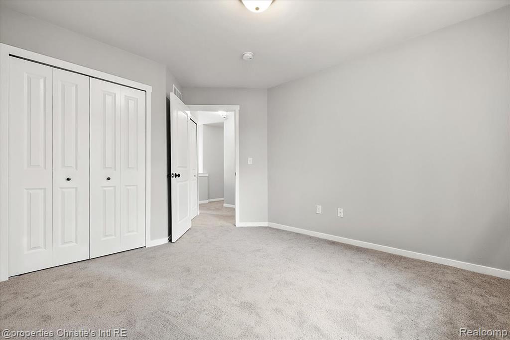 8740 Oak Ridge Trail, Westland, MI — Photo 26