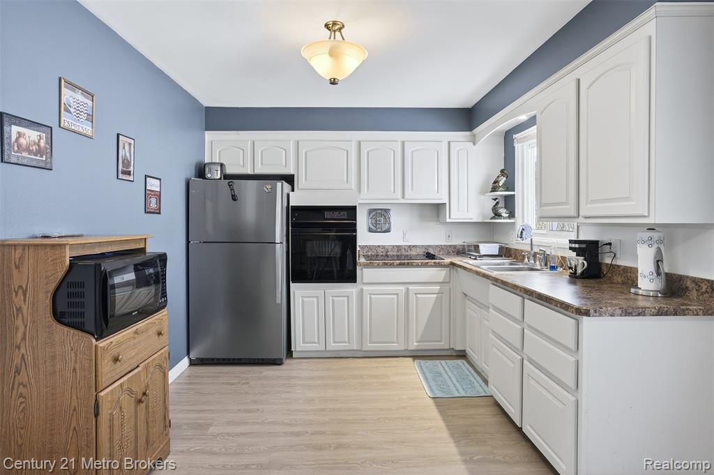 5328 Don Shenk Drive, Swartz Creek, MI 48473 — Photo 13
