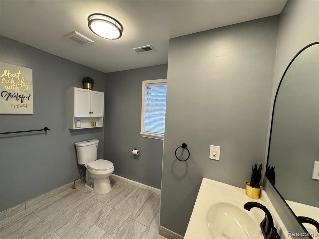 20830 Montrose, Warren, MI 48089 — Photo 18