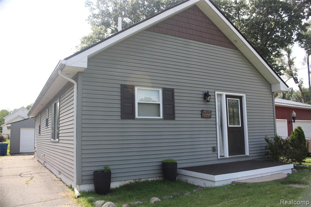 5735 Lake Grove Drive, White Lake, MI 48383 — Photo 4