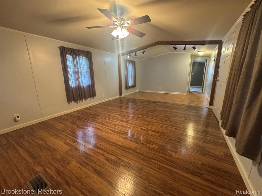 48574 Lakeview E, Shelby Twp, MI 48317 — Photo 5