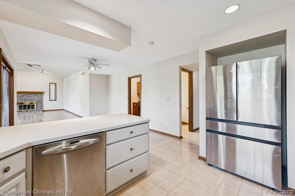 48818 Pebble Lane, Novi, MI — Photo 19