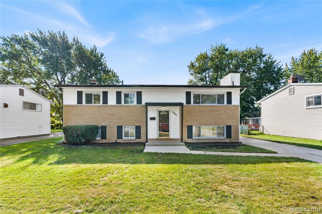 2244 Serra Drive, Sterling Heights, MI 48310