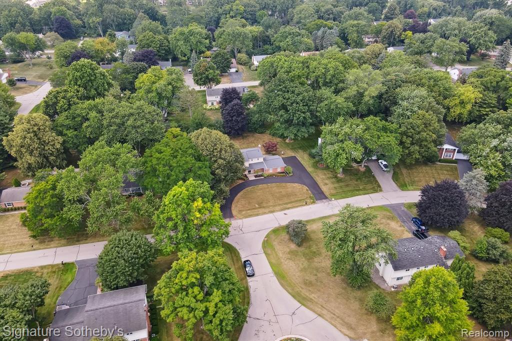 2200 Brenthaven Drive E, Bloomfield, MI 48304 — Photo 46