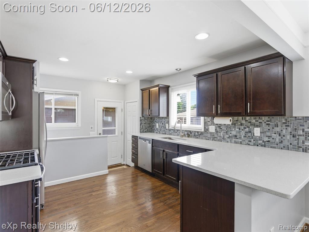 29451 Mark Avenue, Madison Heights, MI 48071 — Photo 10