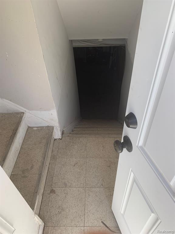 6110 GREENVIEW Avenue, Detroit, MI 48228 — Photo 5