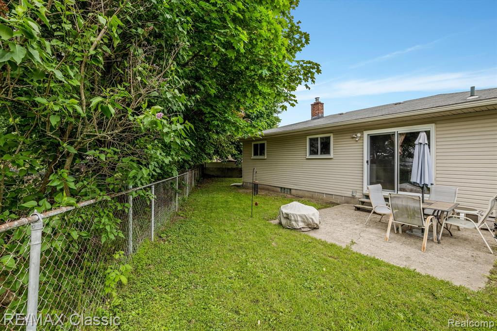 94 CRESCENT LAKE Road, Waterford, MI 48327 — Photo 28