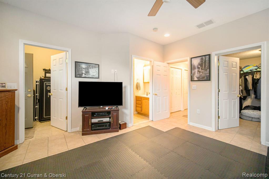 504 Olcott Lake Drive, Jackson, MI 49201 — Photo 30