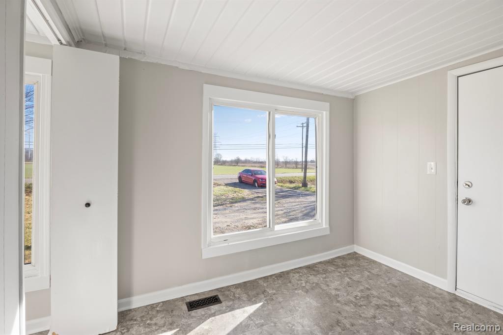 63575 North Avenue, Ray, MI — Photo 5