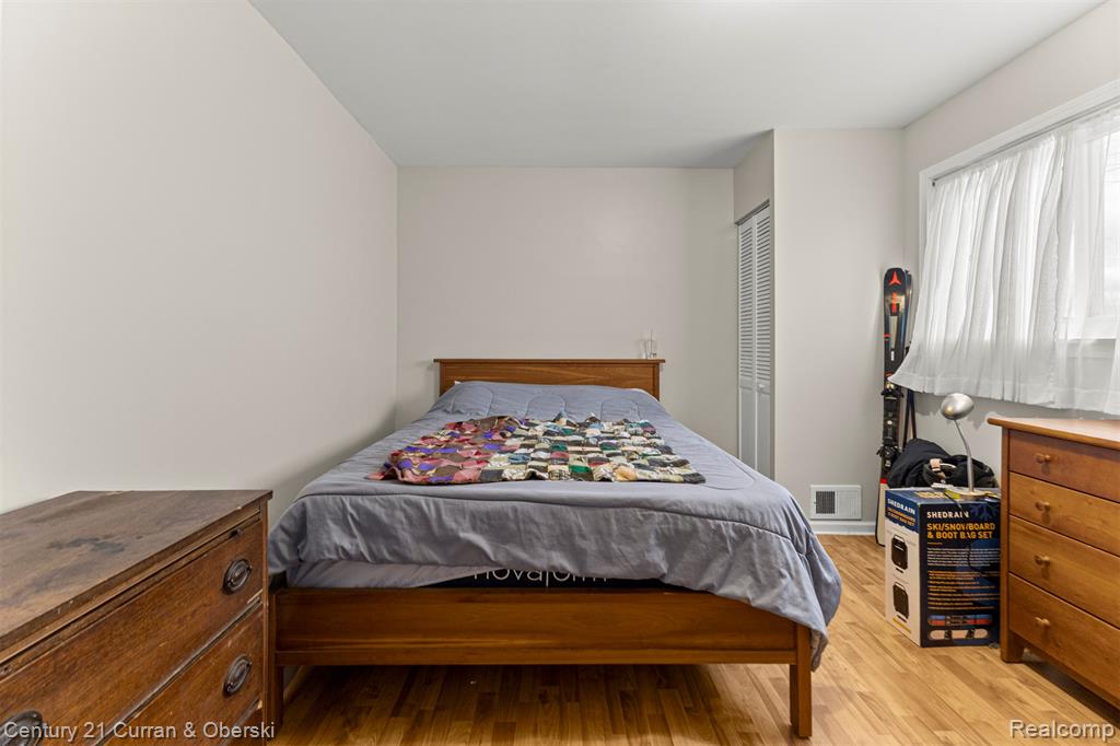 27423 Groveland Street, Madison Heights, MI 48071 — Photo 22