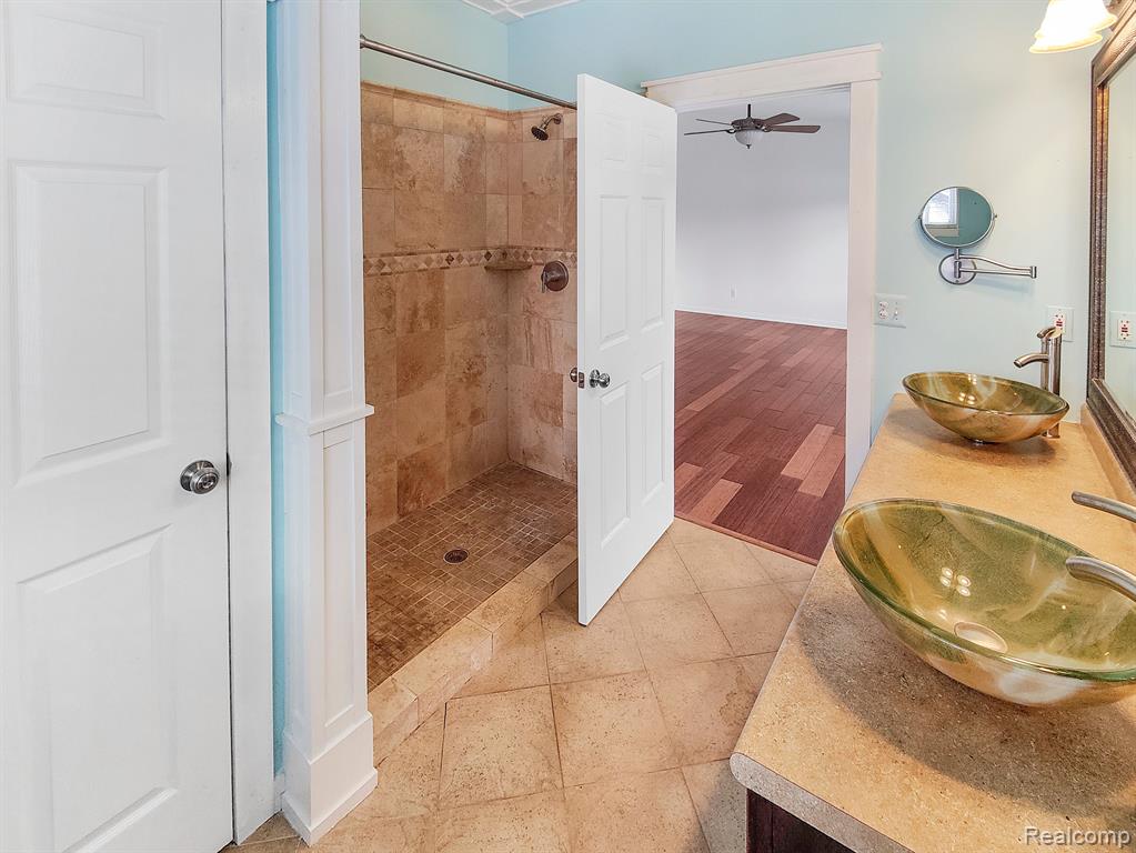 7165 WESTMINSTER Circle, Grand Blanc, MI 48439 — Photo 19