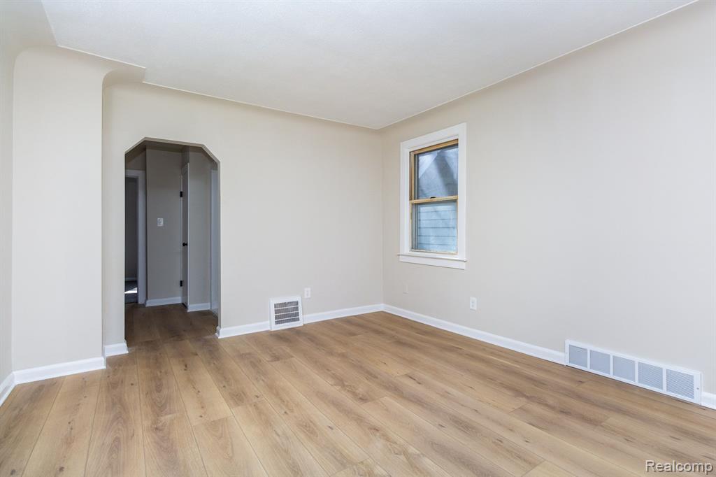 8316 RIVARD Avenue, Warren, MI 48089 — Photo 4