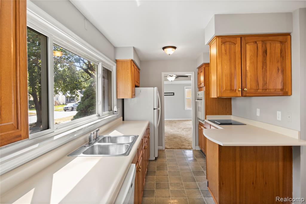 9591 Columbia, Redford, MI 48239 — Photo 19