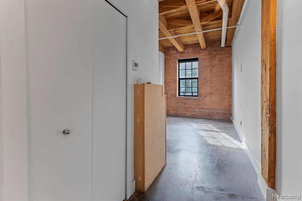 6533 E JEFFERSON Avenue, Detroit, MI 48207 — Photo 13
