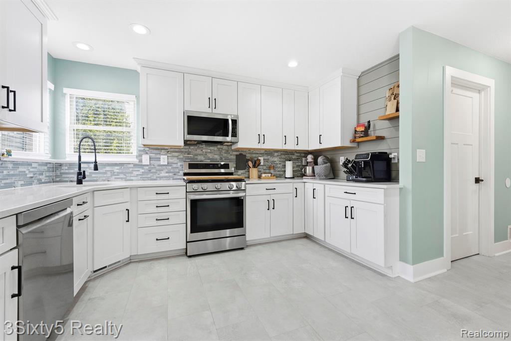 33188 Mallard Drive, Rockwood, MI — Photo 13