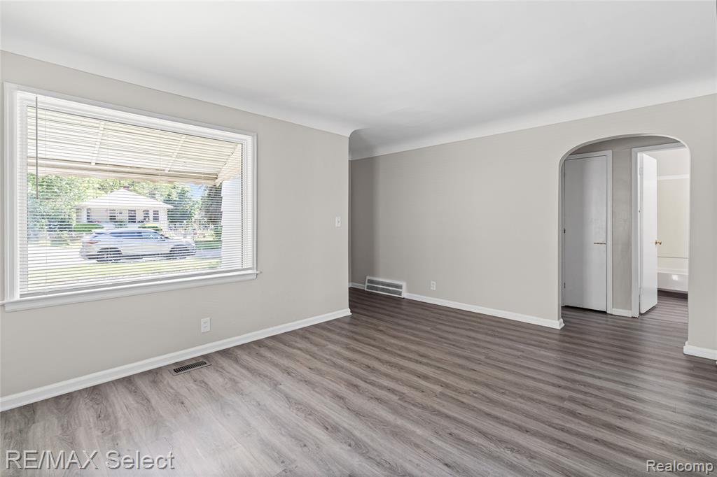 4305 Pengelly Road, Flint, MI 48507 — Photo 16