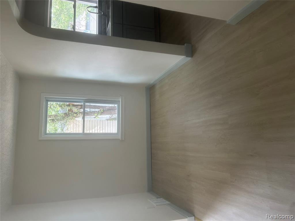 552 N Harris Road, Ypsilanti, MI 48198 — Photo 4