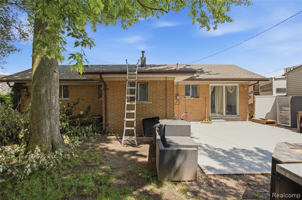 117 N Groesbeck Highway, Mount Clemens, MI 48043 — Photo 28