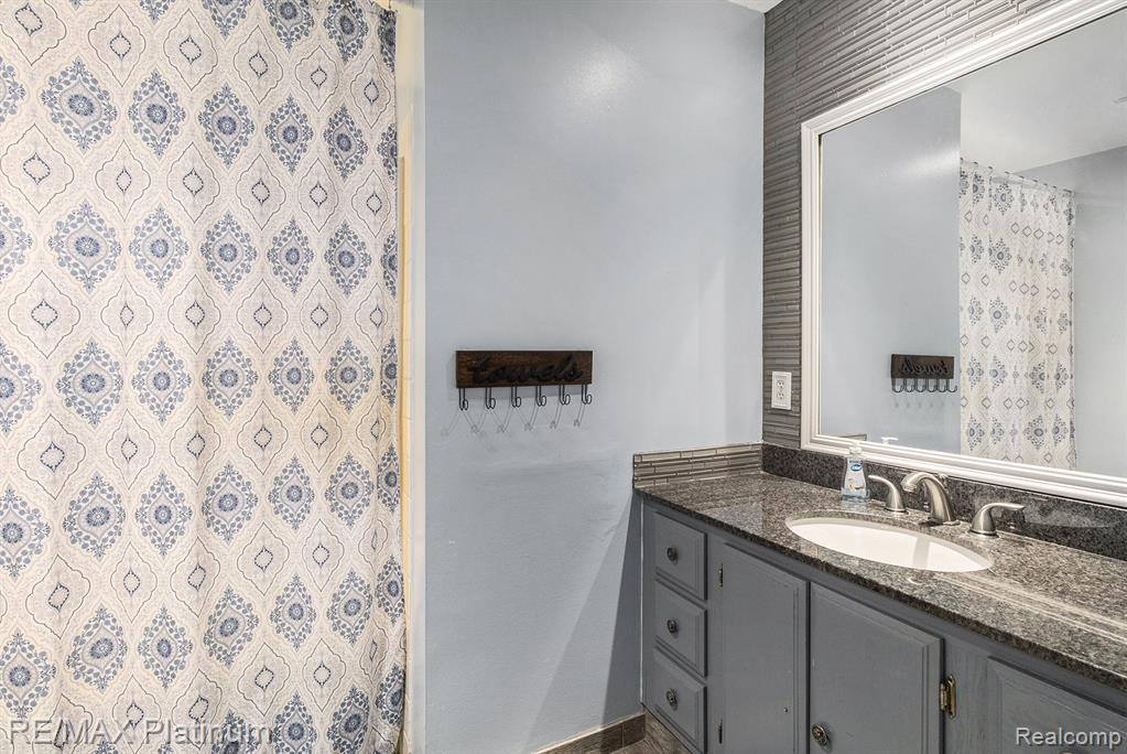4653 Webberdale Drive S, Holly, MI 48442 — Photo 19