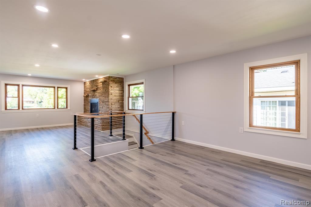 2615 WOODLAND COVE Drive, Brighton, MI 48114 — Photo 4