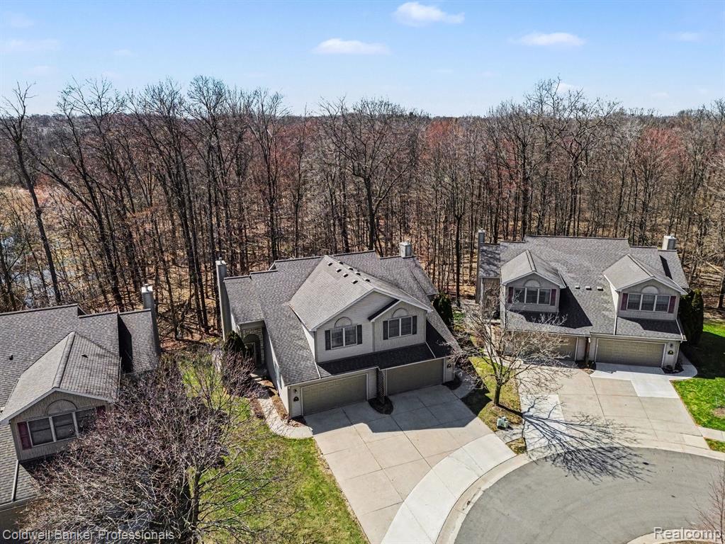 252 Stratford Lane, Lake Orion, MI — Photo 2