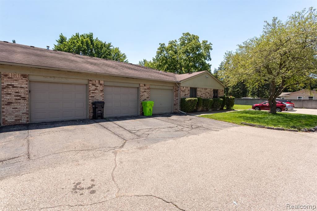 5529 MANSFIELD Avenue, Sterling Heights, MI 48310 — Photo 2