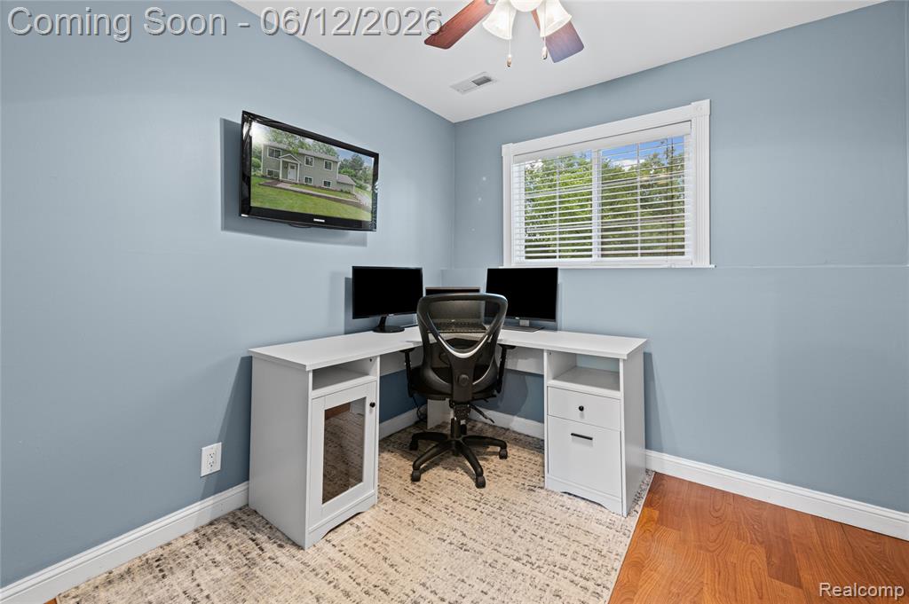 2904 Sun Terrace Drive, Hartland, MI 48353 — Photo 29