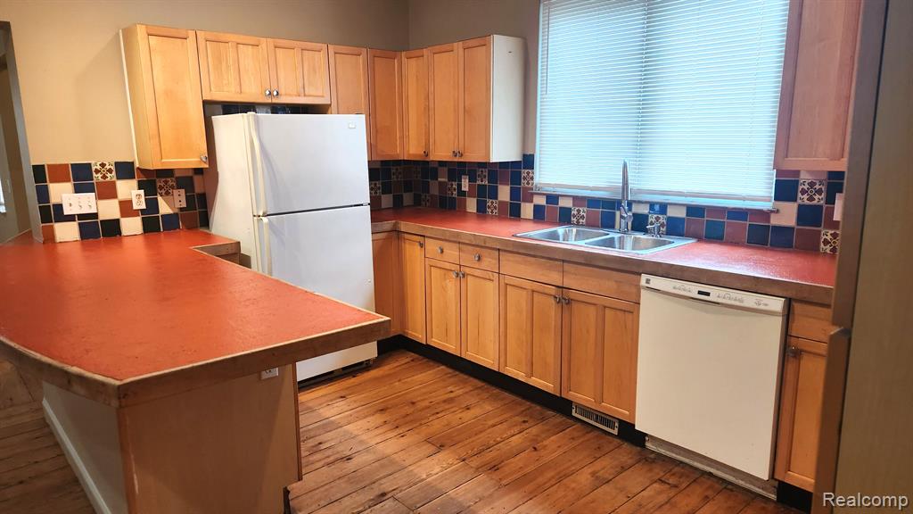 98 ELDREDGE Street, Mount Clemens, MI 48043 — Photo 7