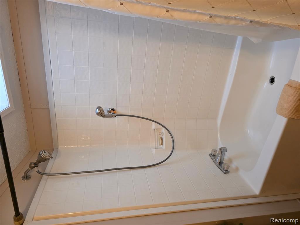 57483 Sawmill Lane, New Haven, MI 48048 — Photo 22