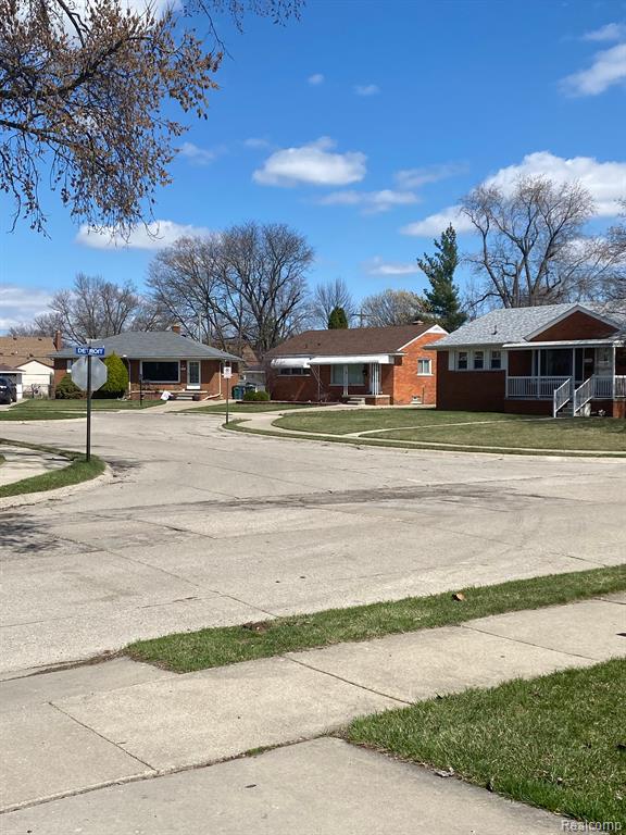 753 DETROIT Avenue N, Lincoln Park, MI 48146 — Photo 33