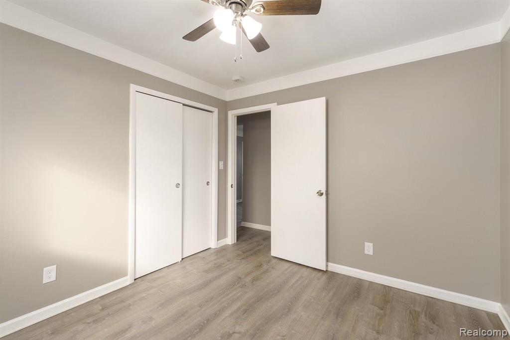 411 BUNNY RUN Boulevard, Lake Orion, MI 48362 — Photo 18